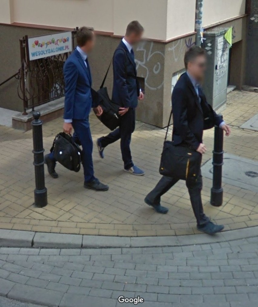 Google Street View w Lublinie. Czy mieszkańcy ubierają się modnie i stylowo? Zobacz codzienne stylizacje lublinian