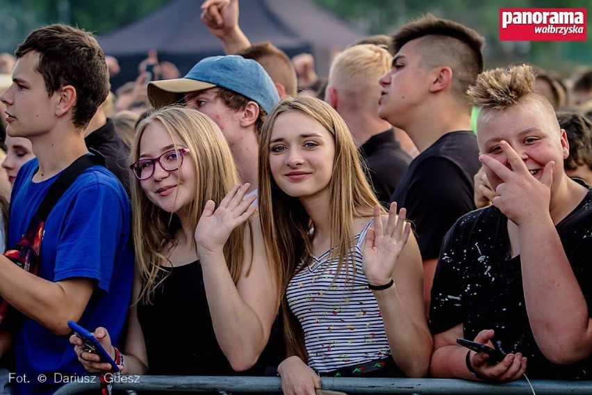  Juwenalia PWSZ Wałbrzych 2018: Młodzi ludzie bawili się na wielkim koncercie na Piaskowej Górze [ZDJĘCIA]