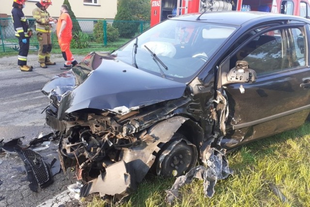 W Bielanach pod Kętami na drodze wojewódzkiej 948 doszło do wypadku z udziałem czterech samochodów osobowych
