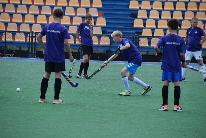 Gniezno. Enea Rośnij z hokejem - kamp dla młodych sportowców