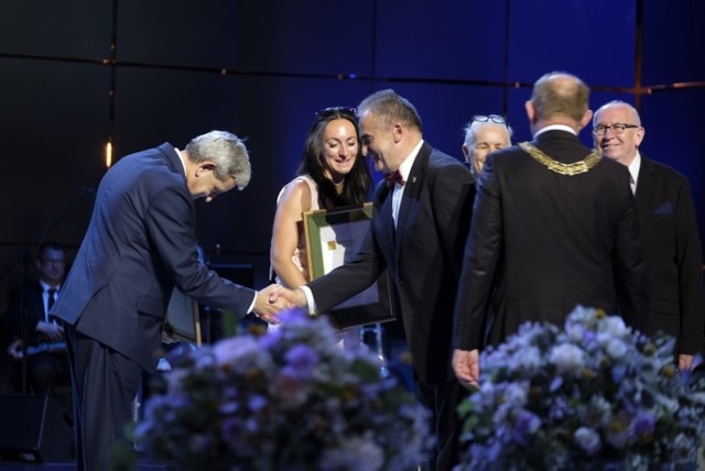 Gala Nagród Marszałka Województwa Kujawsko-Pomorskiego odbyła się w poniedziałek (19 czerwca) w CKK Jordanki w Toruniu.