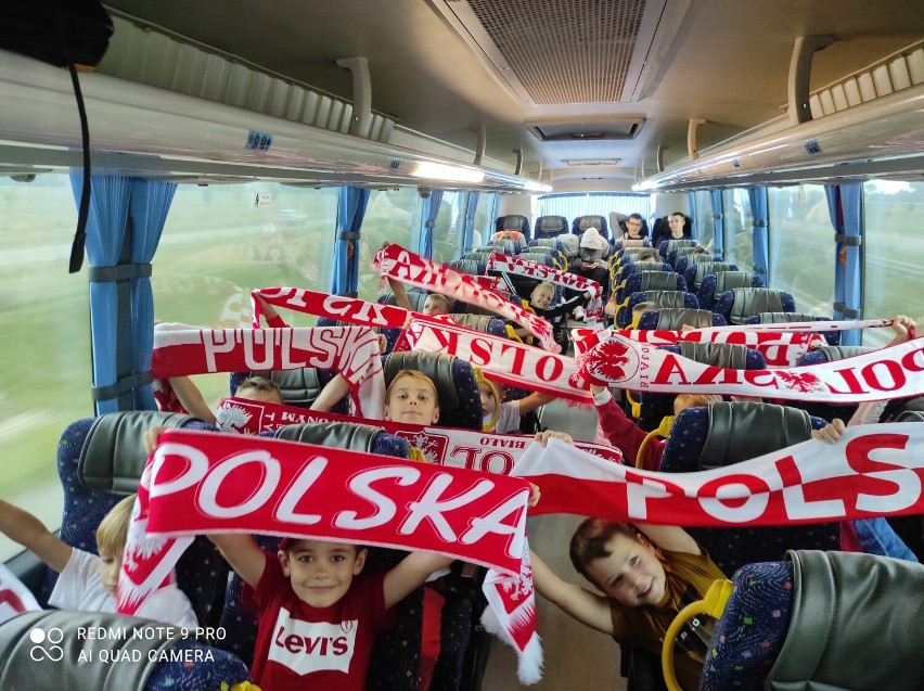 Zawodnicy LKS Żuławy na meczu Ligi Narodów w Gdyni. 
