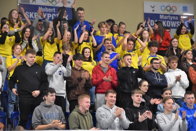 Faza grupowa odbyła się we wtorek, 29 listopada w Hali widowiskowo - sportowej w Powiatowym Zespole Szkół nr 4 w Wejherowie "Samochodówce"