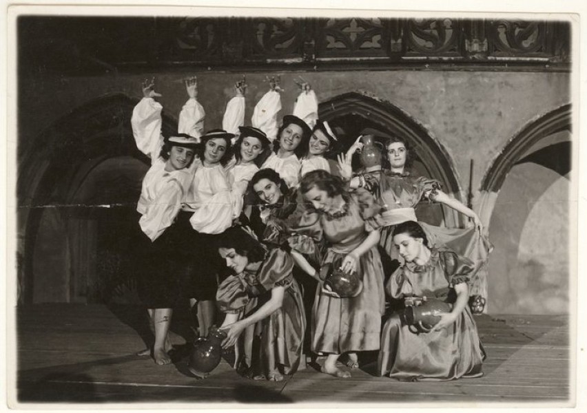 ystęp dziewczęcego zespołu tanecznego, 1937