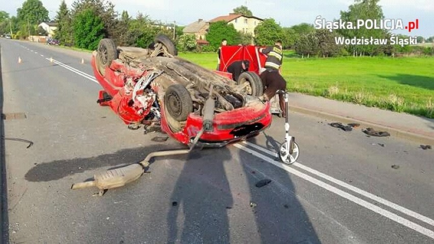  Śmiertelny wypadek w Wodzisławiu Śl. Opel dachował na Czyżowickiej AKTUALIZACJA [ZDJĘCIA]