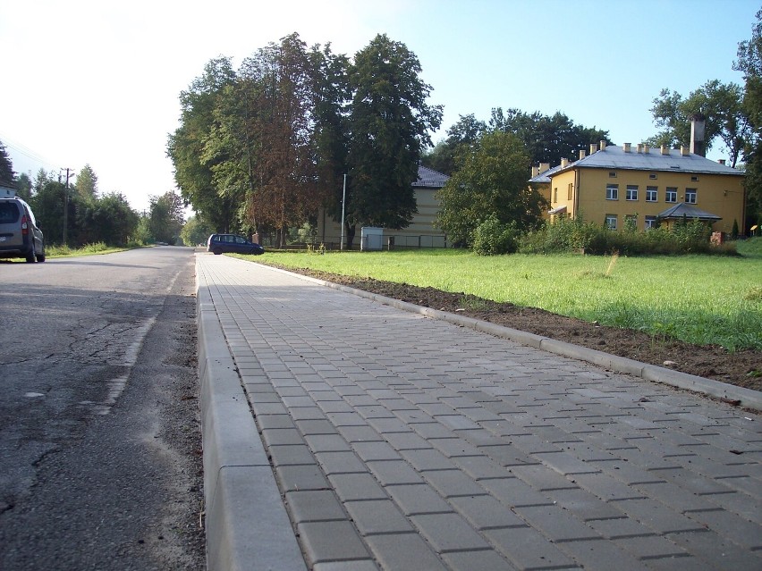 Dobiegły końca kolejne inwestycje drogowe samorządu powiatu jarosławskiego [ZDJĘCIA]