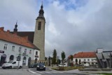 Limanowa. Okradli sklep w centrum miasta. Straty sięgają 100 tys. zł. Właściciel za pomoc obiecuje nagrodę