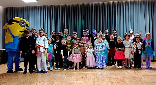 Stowarzyszenie Jednia zorganizowało bal karnawałowy dla dzieci w Rożnowicach