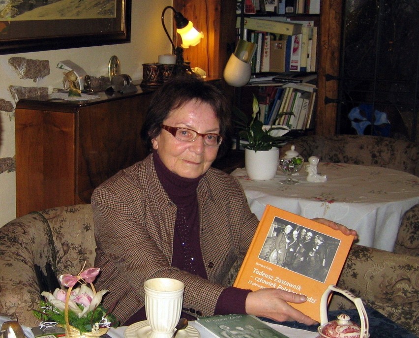 Barbara Folta i jej drugie wydanie książki, stanowiącej...