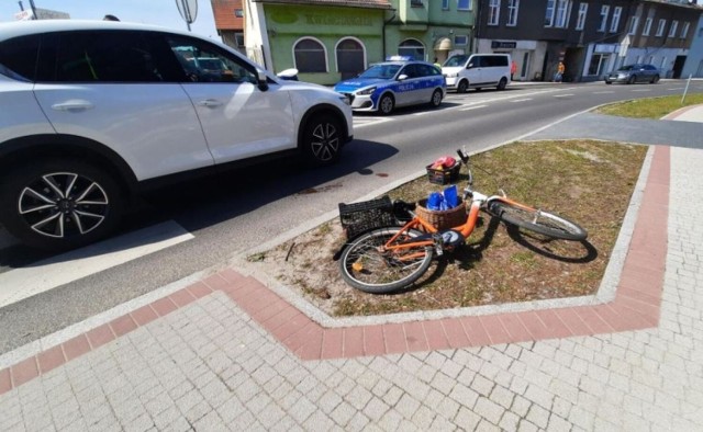 Rowerzystka trafiła do szpitala po zderzeniu z autem osobowym