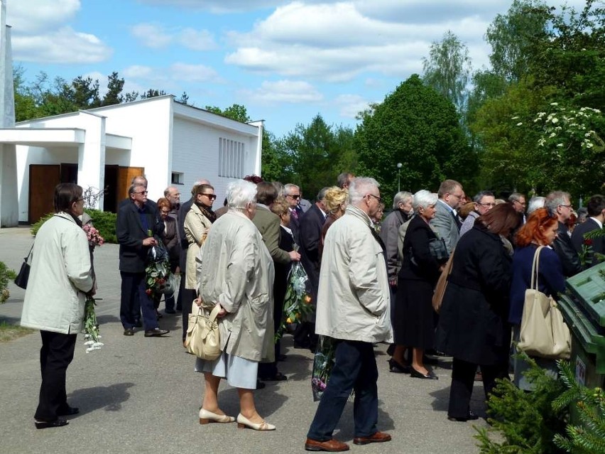 Piła. Zmarł znany pilski onkolog Michał Dolata. Rodzina i znajomi pożegnali go w poniedziałek