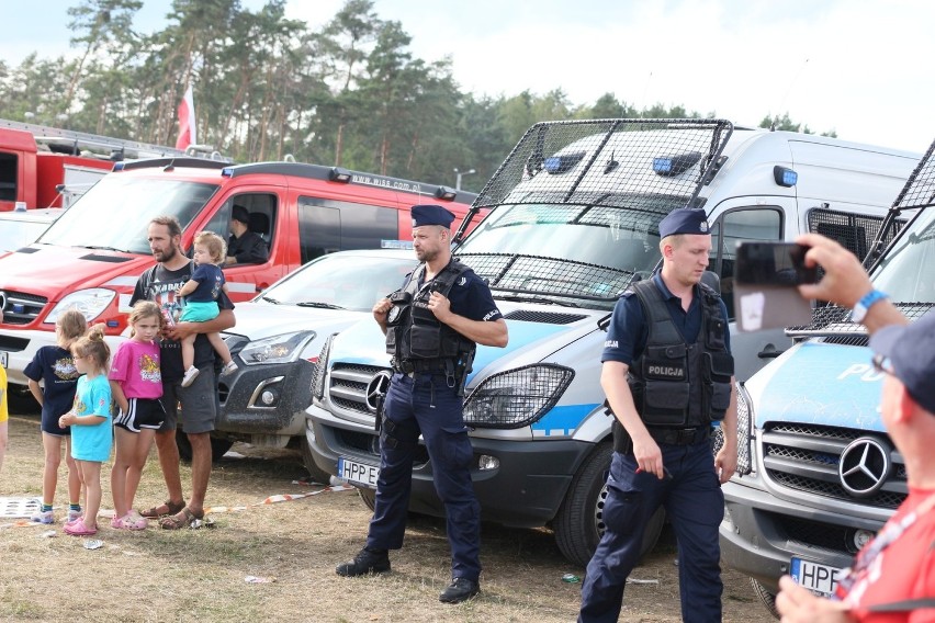 Uczestnicy festiwalu PolAndRock w Kostrzynie nad Odrą, jak...