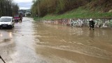 Burza nad Podtatrzem. Podtopienia w Rabie Wyżnej, pioruny uderzyły w budynek w Spytkowicach, a także w bale siana w Jabłonce