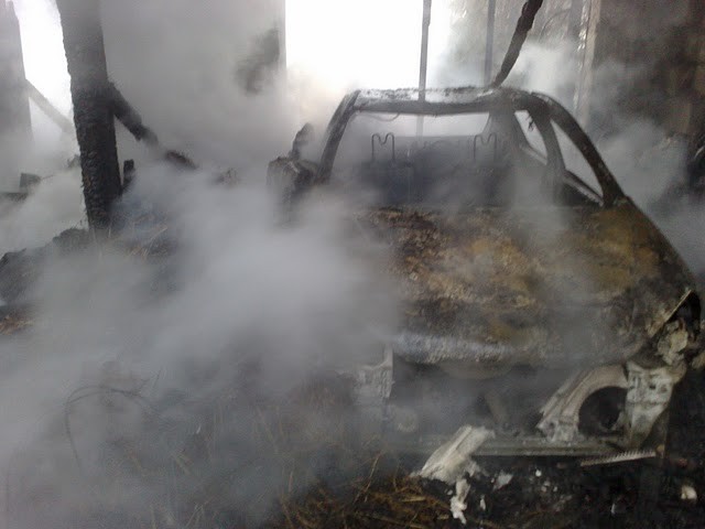W Milówce spłonęło auto zaparkowane w garażu