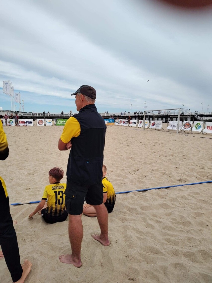 Santana Wielki Klincz zajęła pierwsze miejsce w turnieju rocznika 2012 Beach Soccer turniej na plaży w Sopocie ZDJĘCIA