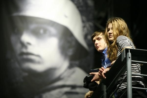 Sposobem na uczczenie pamięci o powstaniu jest wizyta w Muzeum Powstania Warszawskiego