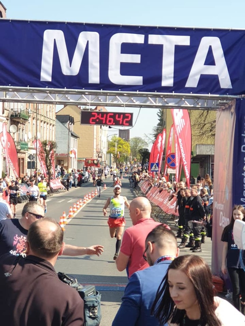 Kaliszanin Aron Przybył został wicemistrzem Polski policjantów w maratonie ZDJĘCIA