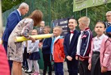 Kwidzyn. Uroczysta inauguracja roku szkolnego 2022/23 w Szkole Podstawowej nr 5. Ślubowanie złożyli uczniowie trzech klas pierwszych