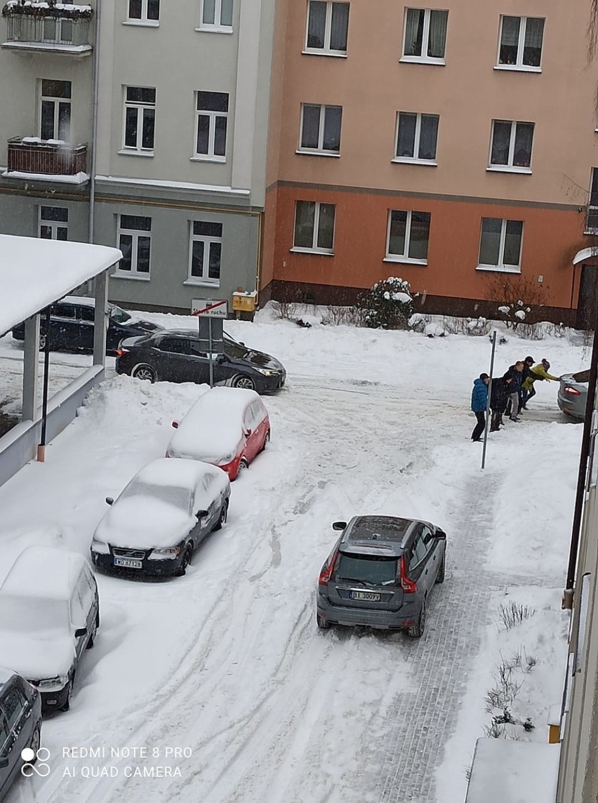 09.02.2021 Białystok. Kto nie ma potrzeby, niech nie wjeżdża...