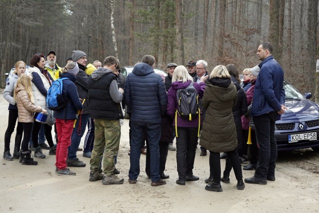 Protest pod firmą Cemex w Zalesiu Golczowskim (20.03.2023).
Mieszkańcy narzekają na kurz, hałas i tiry rozjeżdżające okolicę