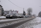 Fatalne warunki na drogach w Żorach. W całym regionie sypie śnieg. Są spore utrudnienia drogowe