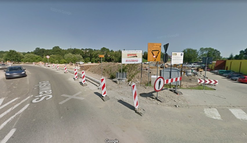 Gorlice w kamerach Google Street View. Kto jeszcze pamięta, jak 9 lat temu wyglądała ul. Stróżowska i gdzie był klub Amnezja? [ZDJĘCIA]