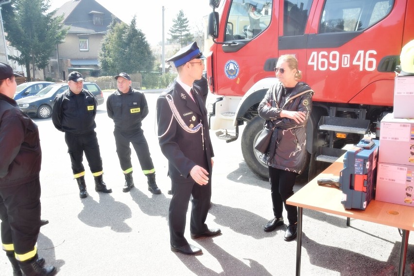 Strażacy z Nowej Rudy i Jugowa dostali nowy sprzęt