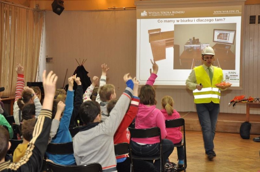 WSB: Dąbrowski Uniwersytet Dziecięcy zaprasza na zajęcia [FOTO]