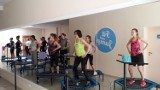 Fitness na trampolinach w Fit and Jump. Porcja energii na wiosnę! [zdjęcia, wideo]