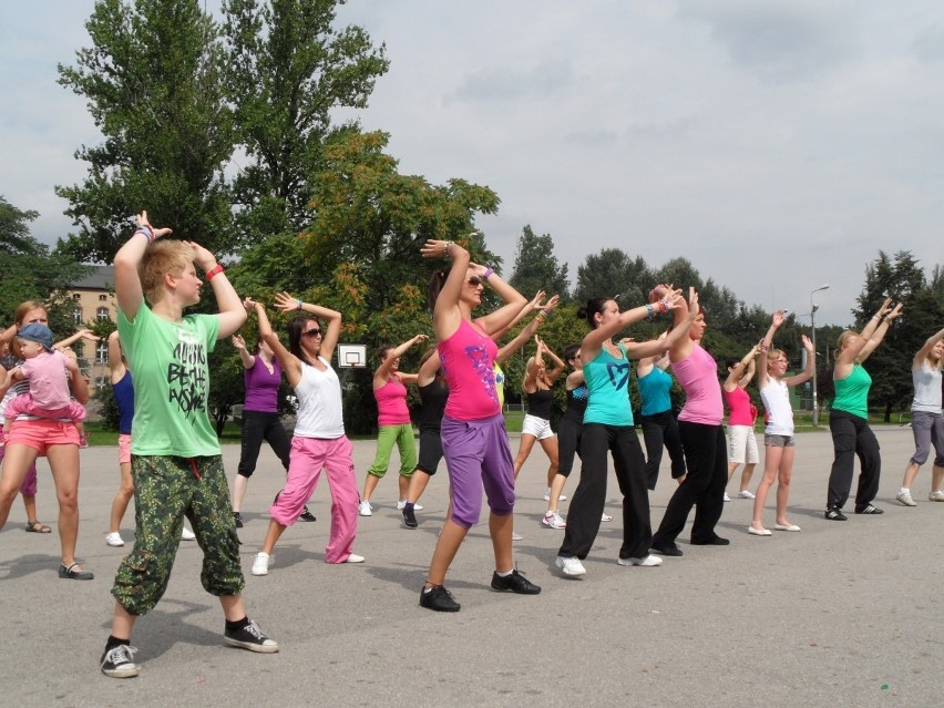 Zobacz jak się tańczy zumbę [WIDEO+FOTO]