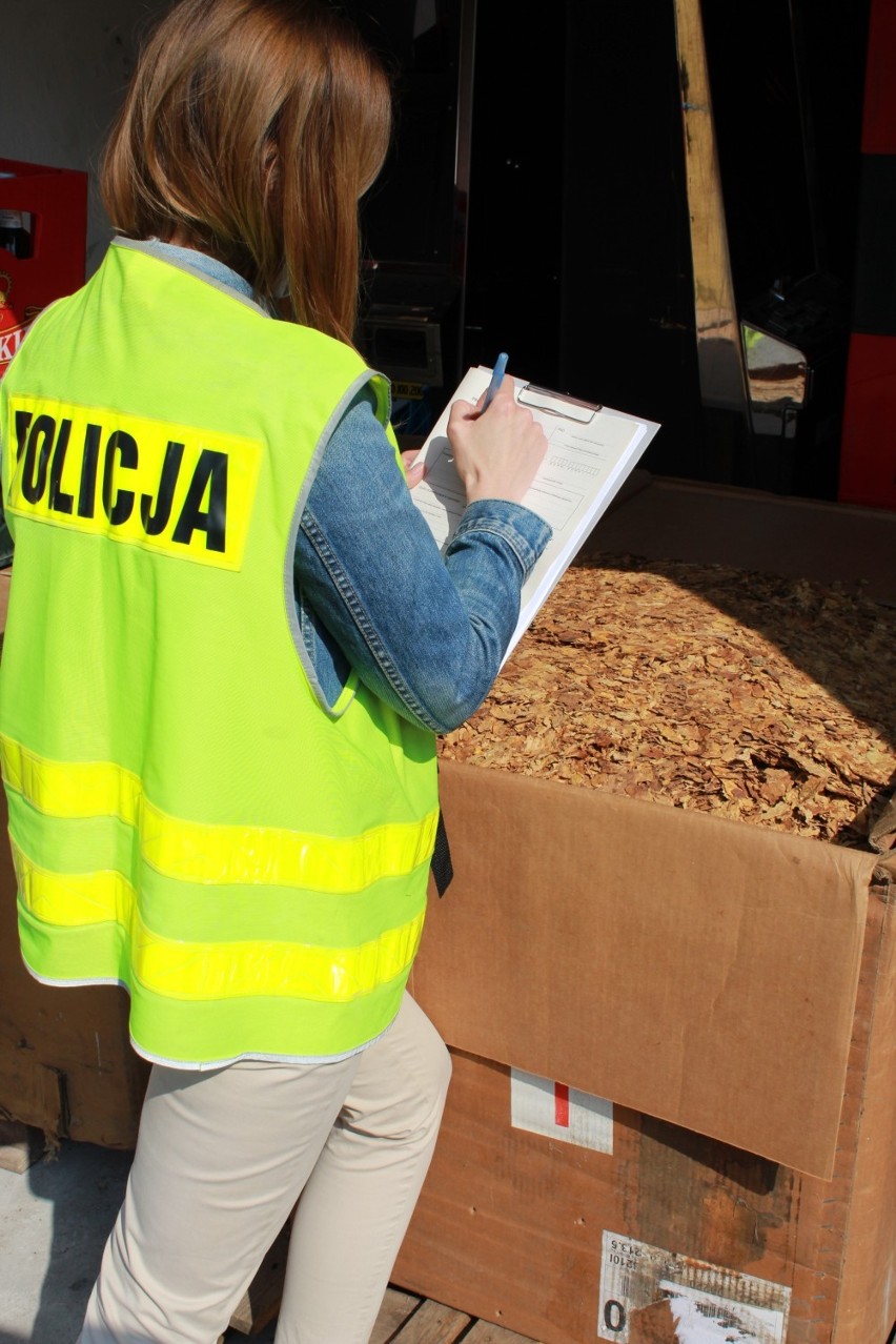Tomaszowscy policjanci zabezpieczyli ponad 400 kilogramów krajanki