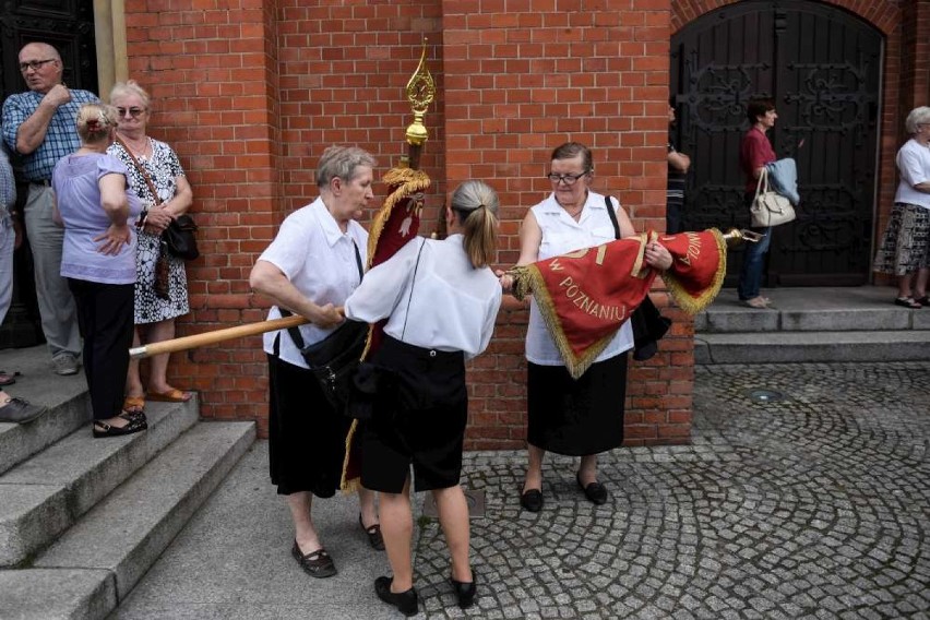 Uroczyste poświęcenie pomnika zgromadziło tłumy wiernych