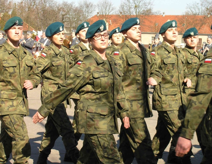 Szkoła Podoficerska Wojsk Lądowych w Poznaniu: Mamy 32 nowych kaprali-muzyków [ZDJĘCIA, WIDEO]