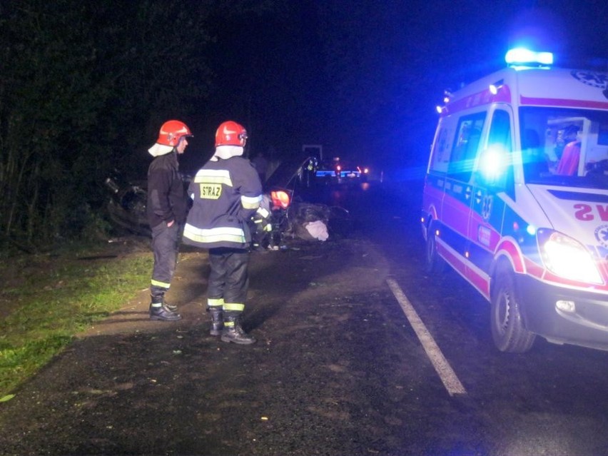 Wypadek pod Odolanowem. Auto dachowało, trzy osoby poważnie...