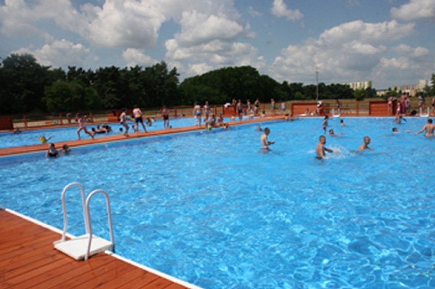 Toruń: Ruszają letnie baseny na Skarpie [ZDJĘCIA]