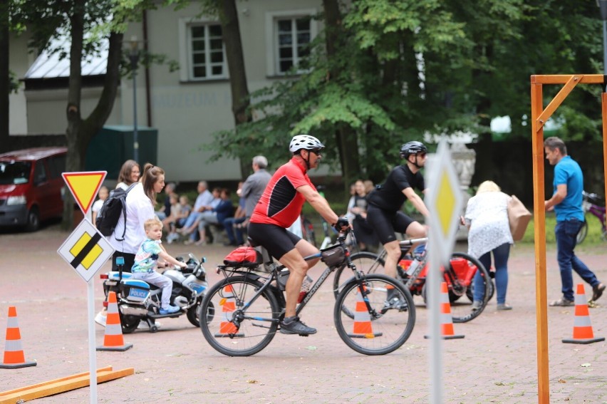 "Rowerowe powitanie wakacji", czyli piknik rowerowy w Parku...