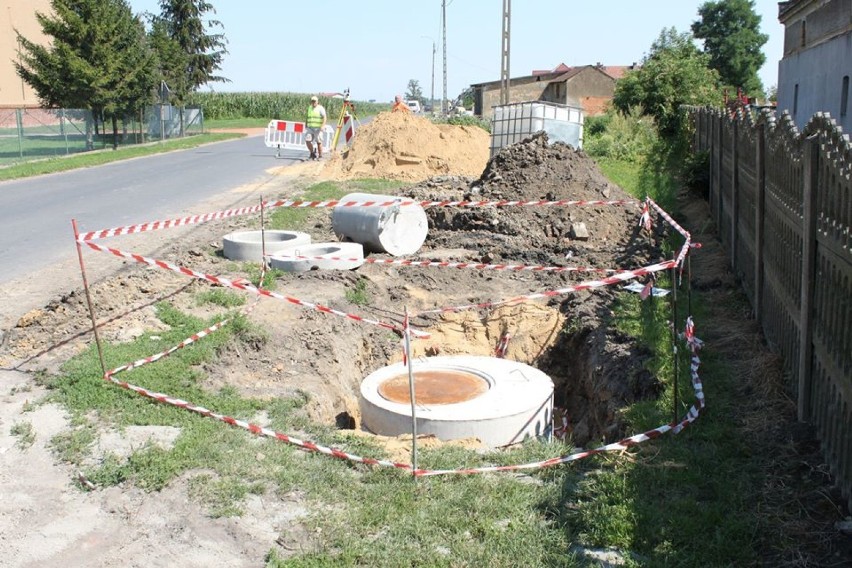 Rozpoczęła się przebudowa drogi w Jenkowicach pod Oleśnicą