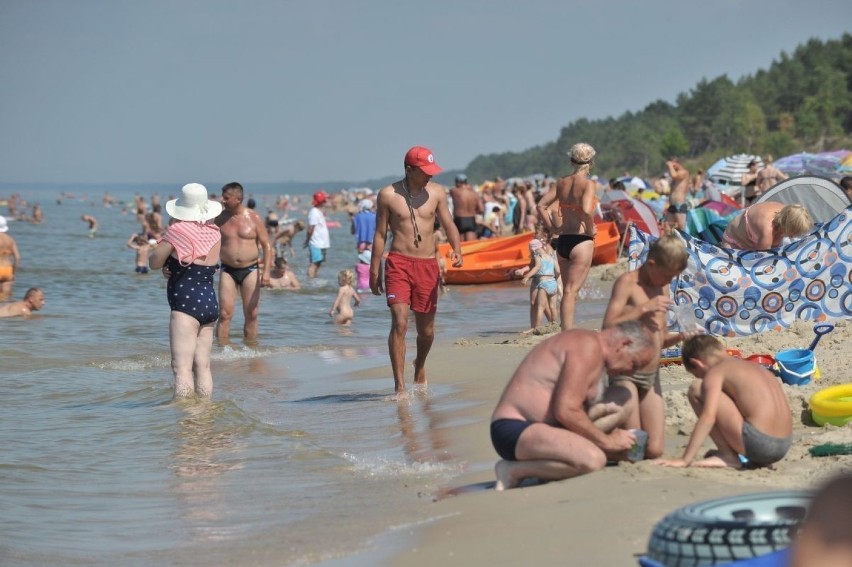 Na plaży w Chałupach lubi wypoczywać 8 proc. mieszkańców...