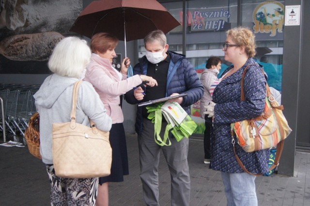 Wybory Radomsko 2020: Zbierają podpisy dla Rafała Trzaskowskiego