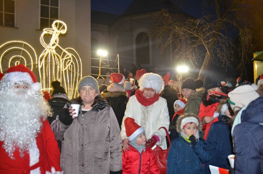 Witkowo: Bieg Mikołajkowy i wspólne zapalenie iluminacji miejskiej [FOTO]