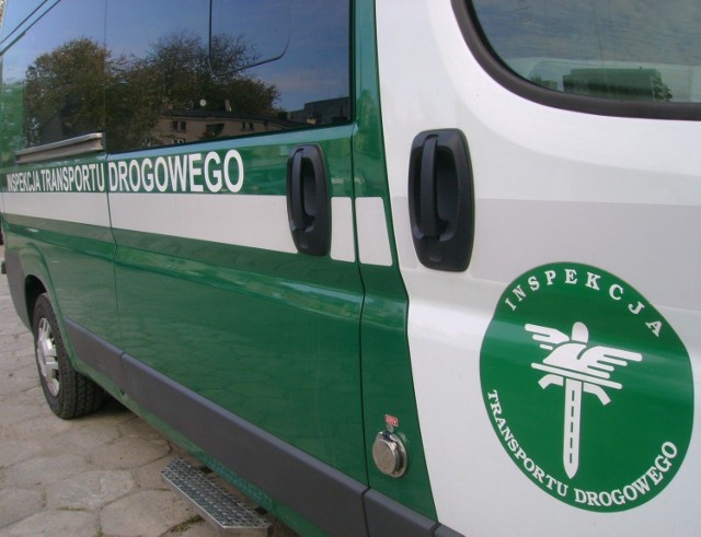 Leszczyńska Inspekcja Transportu Drogowego zatrzymała kierowcę przewożącego niezabezpieczony złom