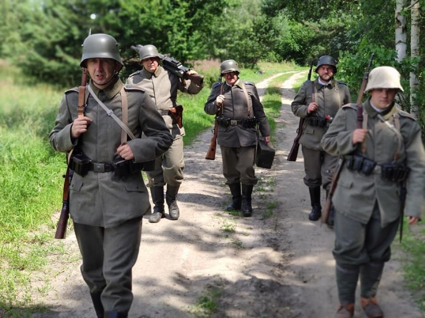 Pleszewscy rekonstruktorzy zagrali w filmie pruskich żołnierzy