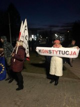 Niewygodne pytania do prezydenta Dudy w Kłobucku ZDJĘCIA 