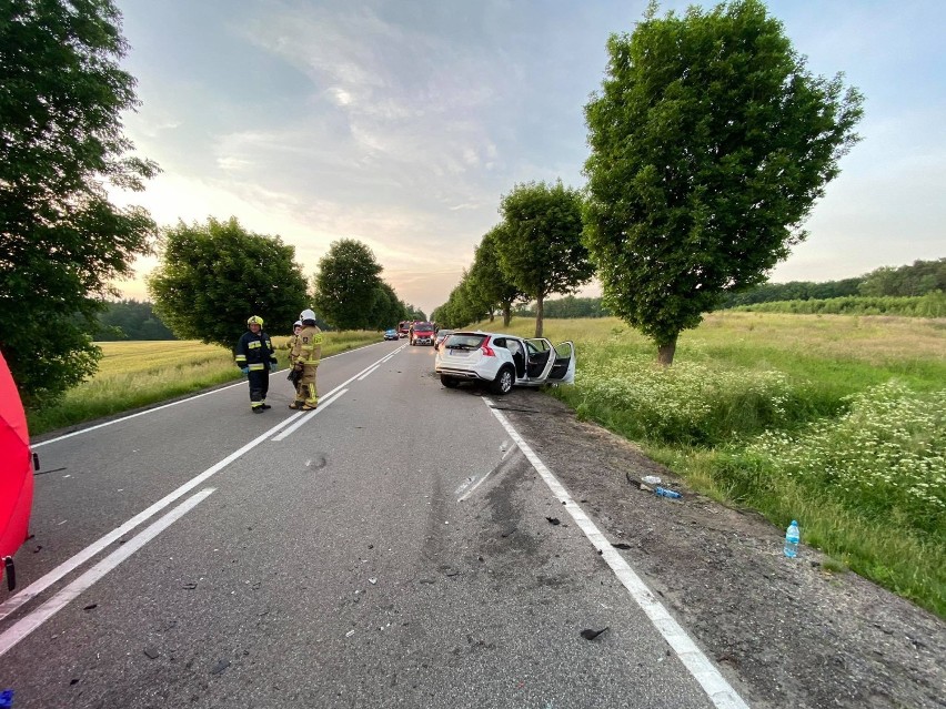 Dramatyczny wypadek w Borczu [21.06.2020]. Trzy ofiary śmiertelne i siedem osób rannych! 