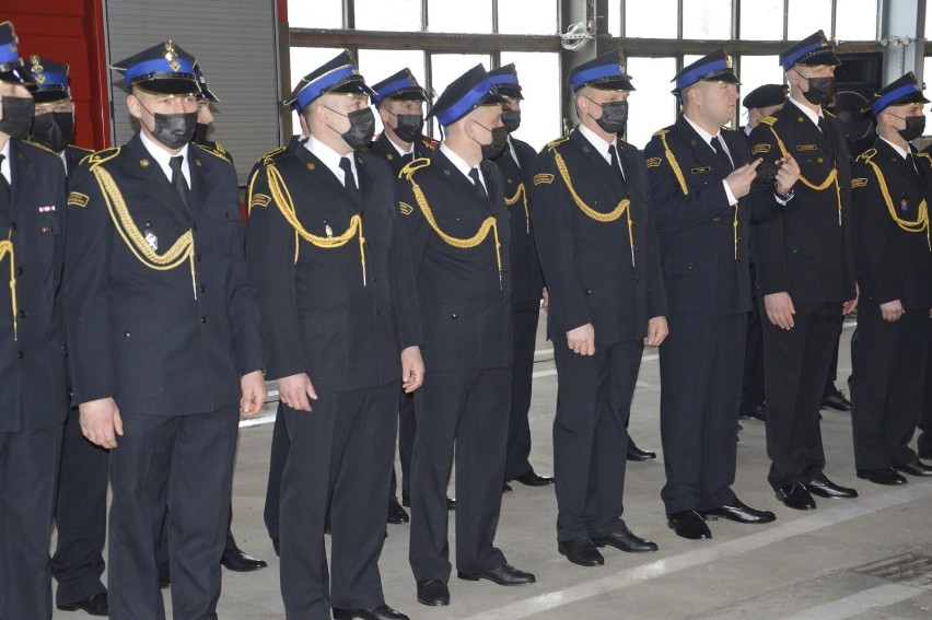 Strażacy z Głogowa pożegnali komendanta. Piotr Durał przechodzi na emeryturę. ZDJĘCIA