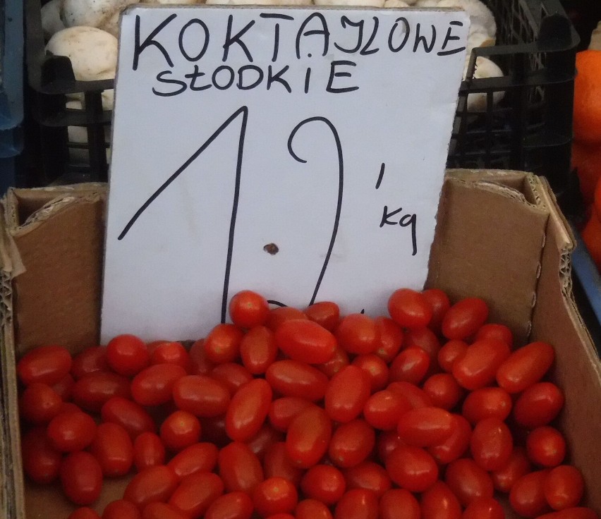 Pomidory koktajlowe kosztowały 12 złotych za kilogram
