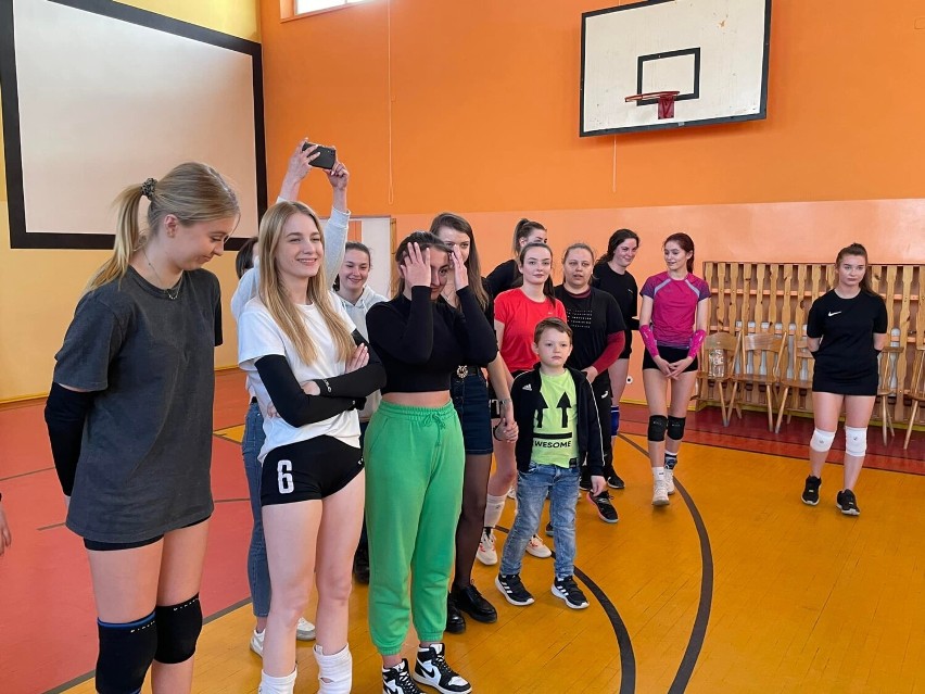 Dark Team mistrzem Amatorskiej Ligi Piłki Siatkowej Kobiet w Radomsku. ZDJĘCIA