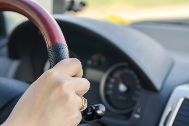 Nieletni za kierownicą to zagrożenie dla kierowcy, innych użytkowników dróg oraz pieszych