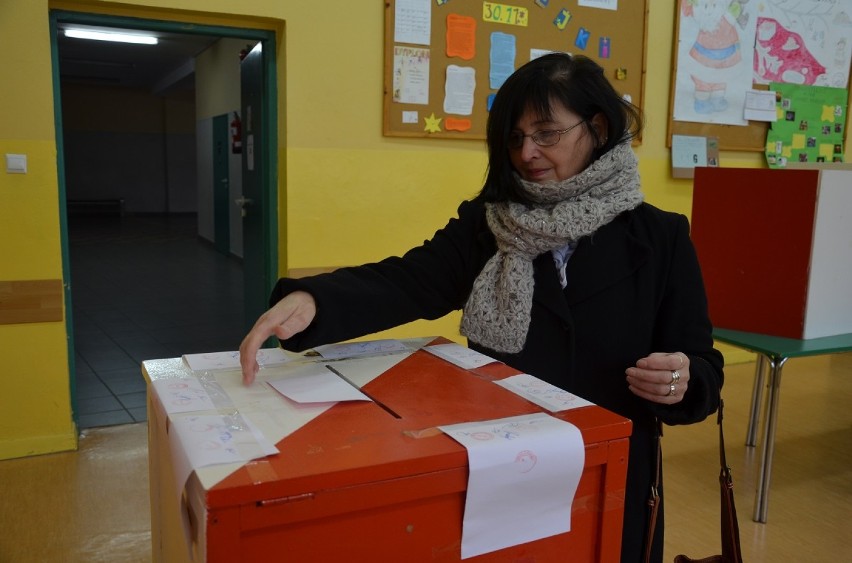 Wybory samorządowe 2014 w Bełchatowie. Mieszkańcy wybierają prezydenta w drugiej turze [ZDJĘCIA]