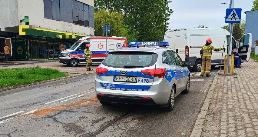 Wypadek na ulicy Armii Krajowej w Radomsku. Kierujący fiatem nie ustąpił pierwszeństwa jadącej bmw